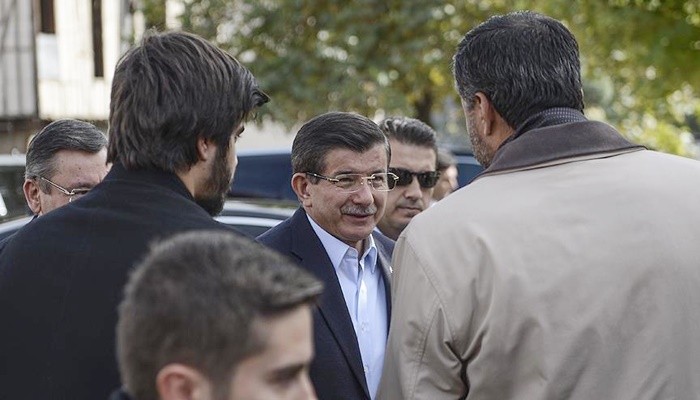 Davutoğlu Cuma namazını Hacı Bayram-ı Veli Camisi'nde kıldı