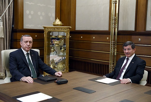 Cumhurbaşkanı Erdoğan Başbakan Davutoğlu ile görüşecek