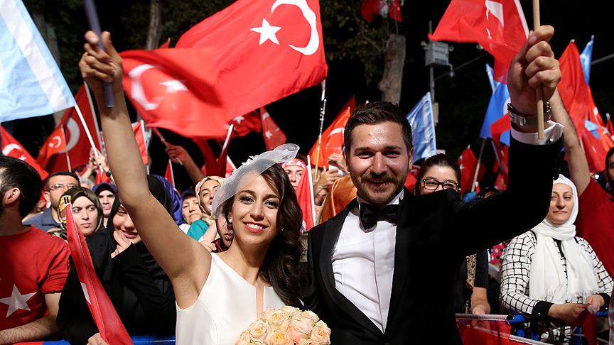 Nikah masasından 'demokrasi nöbeti'ne