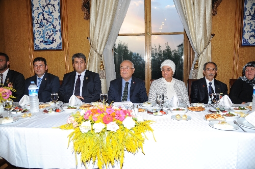 'Türkiye'den rahatsız olanlar, içimizden kandırdıklarıyla bize karşı savaşıyor'
