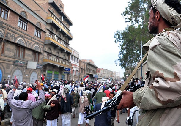 Yemen İçişleri Bakanlığı önünde çatışma