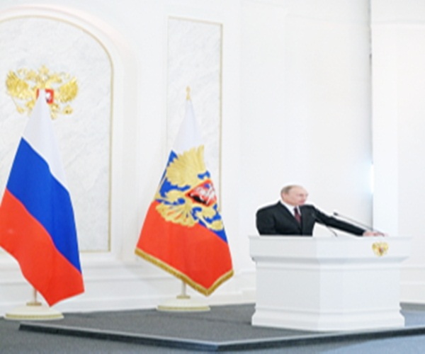 Putin: Rusya'da 3 çocuklu aile standart olmalı