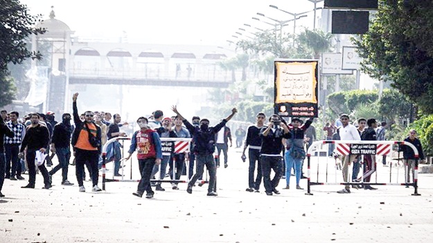 Tutuklu arkadaşlarının serbest bırakılmasını talep ettiler