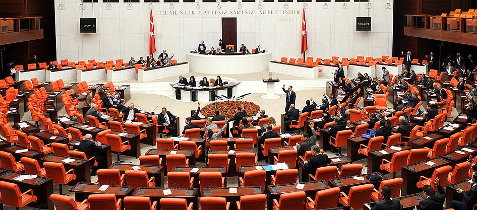 Yeni yasama yılı yarın başlıyor