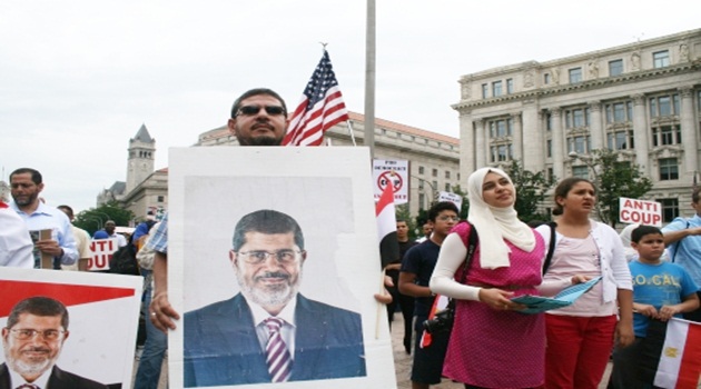 Washington'da Mursi'ye destek gösterisi