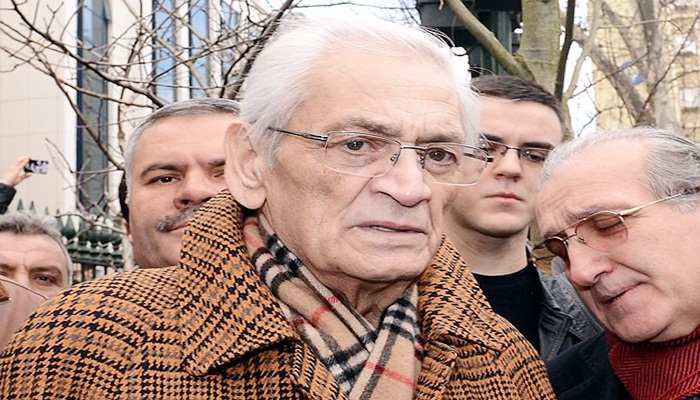 Adnan Şenses vefat etti