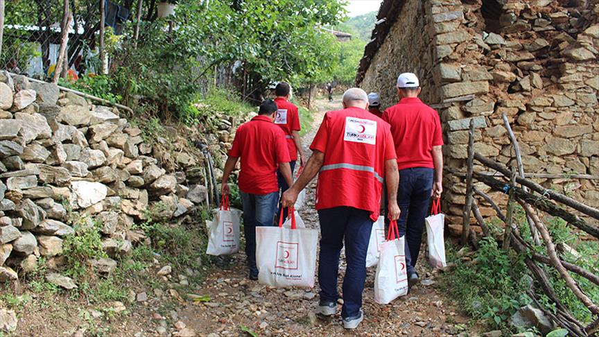 Türk Kızılayı 500 bin kişiye bayram sevinci yaşattı