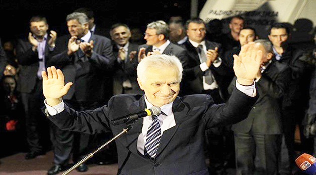 İnsanlığa karşı suç işleyen Sırp, kahraman gibi karşılandı