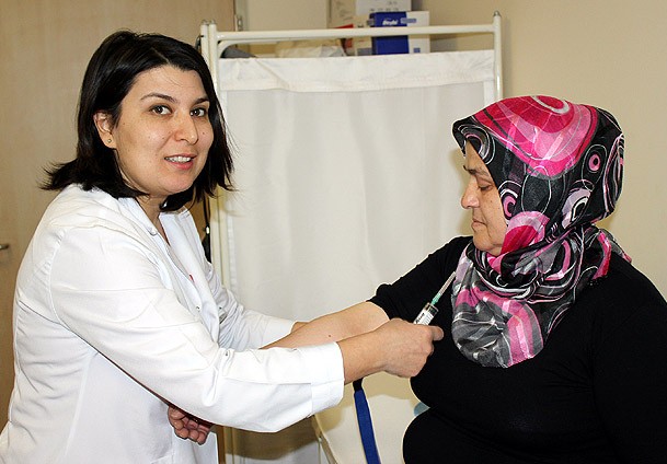 Bel fıtığı hastanın kanıyla tedavi edilecek