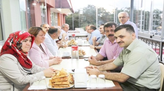 Huzurevinde buruk iftar
