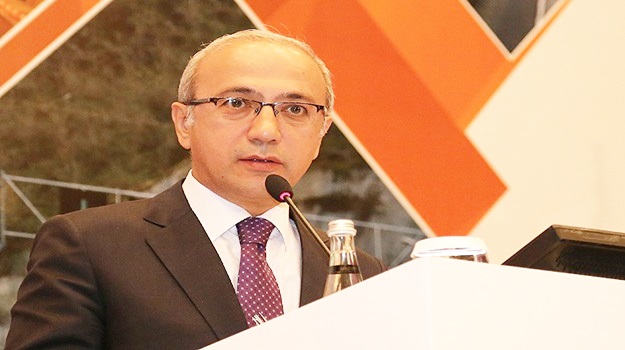 Bakan Lütfi Elvan hastaneye kaldırıldı