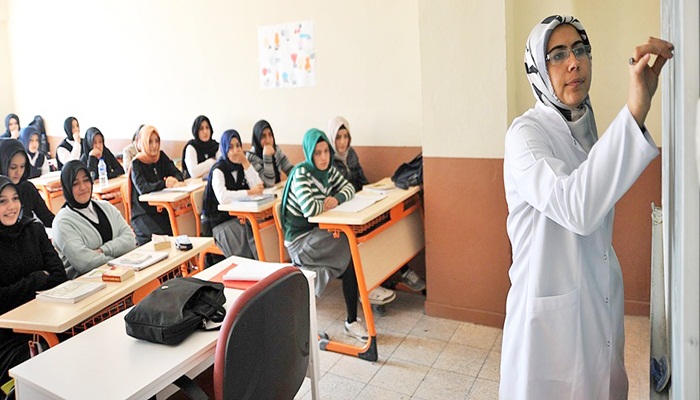 Geçen yıl 28 Şubat mağduru 798 öğretmen göreve başladı