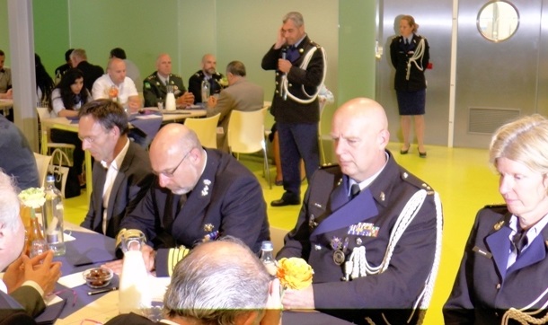Hollanda'da kışlada iftar geleneği sürüyor