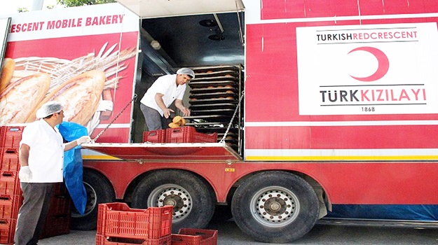 Türk Kızılayı Soma ve Bosna'da yaraları sarıyor
