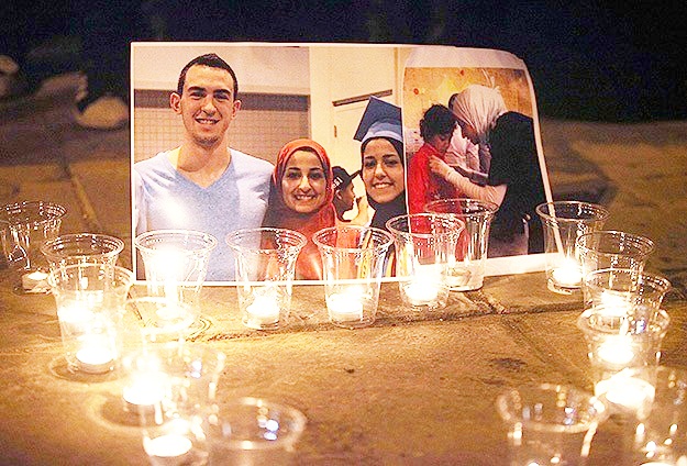 Üç Müslüman gencin katil zanlısına idam talebi