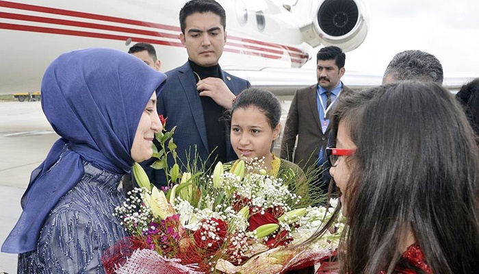 Sare Davutoğlu Diyarbakır'da