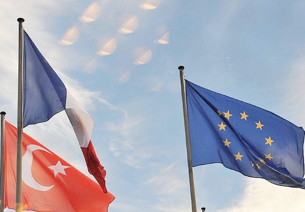 Fransa engeli kalkıyor