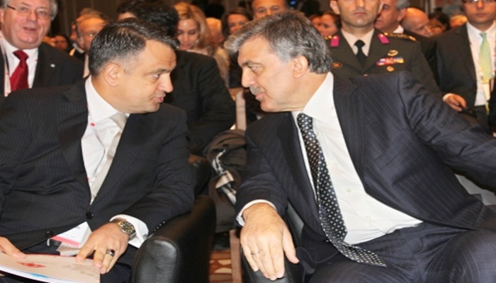 Gül: İslam ile demokrasi arasında bir ikilem yoktur