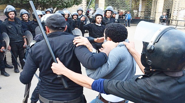 Referandumu boykot gösterilerine polis müdahalesi