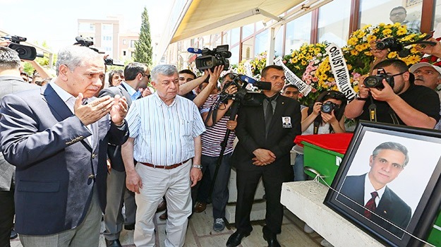 Arınç, Bülent Koşmaz'ın cenaze törenine katıldı