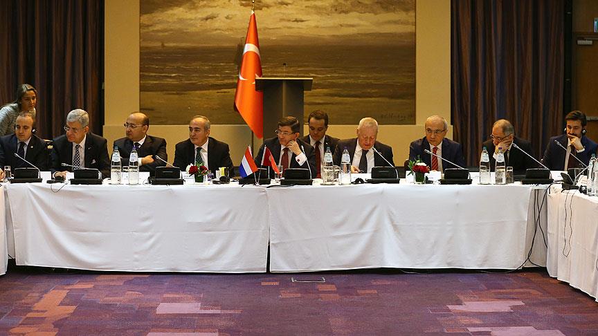 Başbakan Davutoğlu: Türkiye yatırım için en güvenli ve karlı yerlerden biri