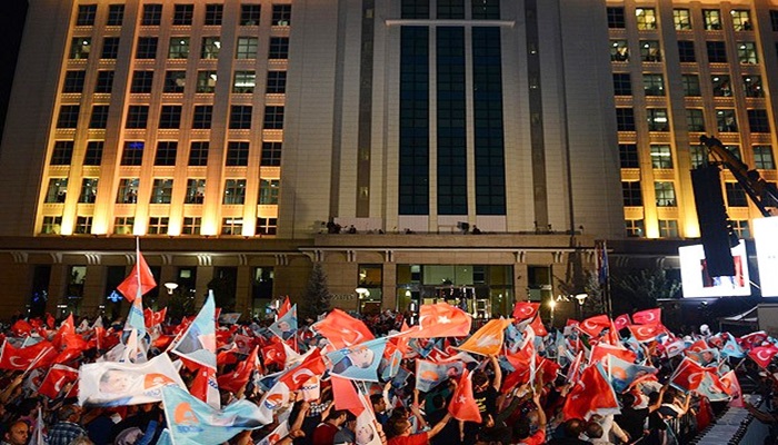 Başbakan Erdoğan balkon konuşması yaptı