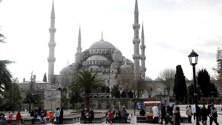 Sultanahmet'te kılınacak cuma namazına Erdoğan ve Davutoğlu'nun da katılması bekleniyor