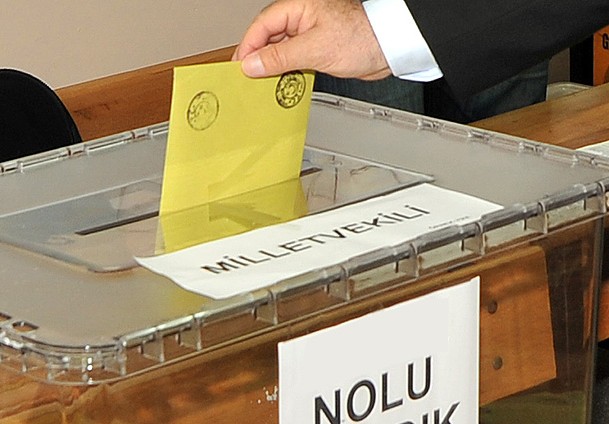 45 ülkede seçilme yaşı 18