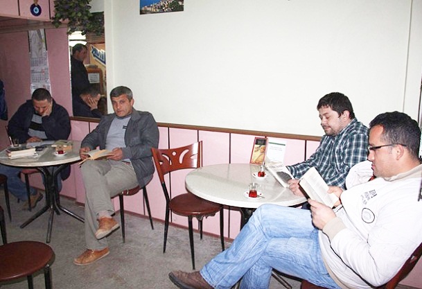 Kitap oku çayı bedava iç