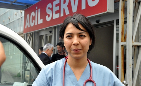 Kadın doktora hastanede dayak