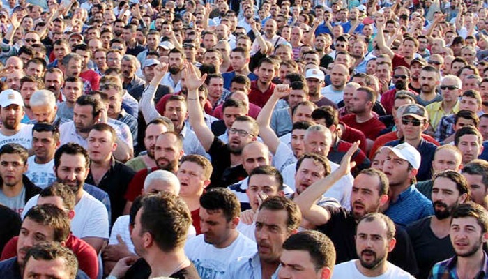 Renault'ta eylem devam ediyor, Ototrim'de yarın mesai başlıyor