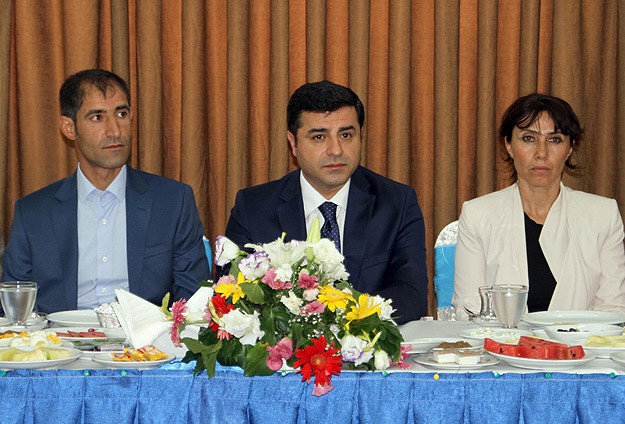 'PKK derhal elini tetikten çekmeli'