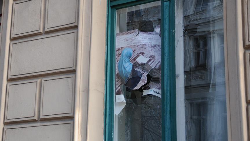 Hollanda'da Türk camisine saldırı