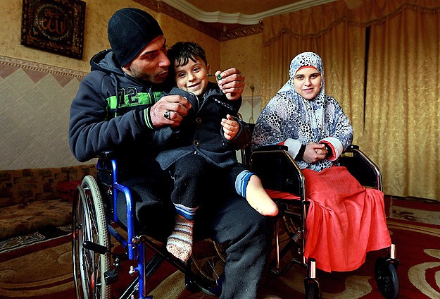 İsrail bir aileyi sakat bıraktı