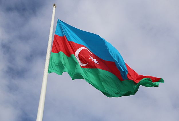 Azerbaycan'ı devalüasyon ve enflasyon bekliyor