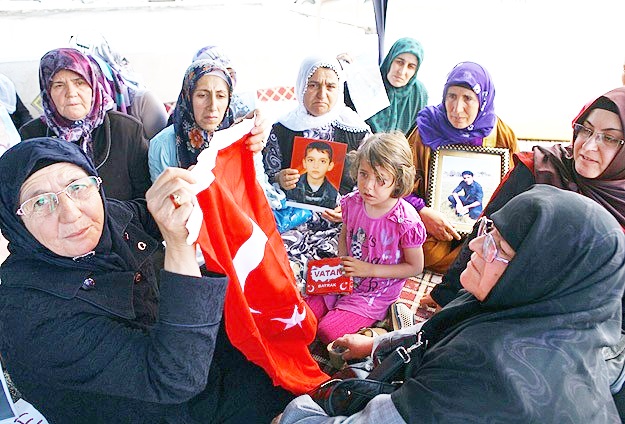 Şehit yakınlarından annelere ziyaret
