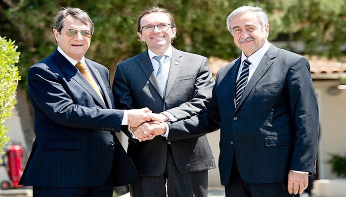 Akıncı ile Anastasiadis ara bölgede buluştu
