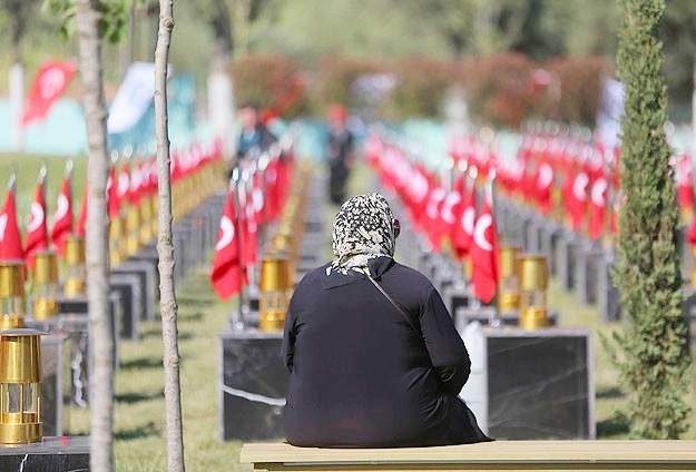 Soma'daki maden şehitleri anılıyor