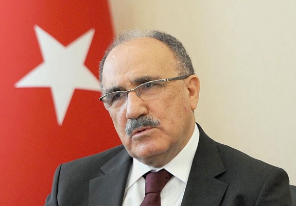 Ordu siyasetin dizaynıyla uğraşmasın