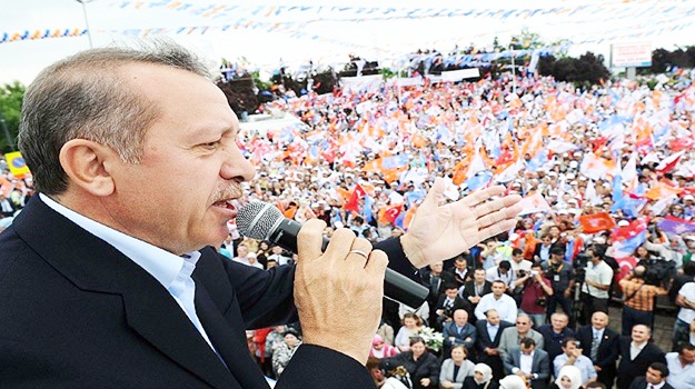 Sandıktan ümidini kesenler sokakta medet arıyor