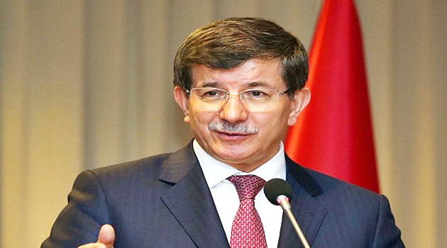 Esed kendi vehim dünyasında yaşıyor