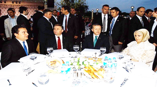 Hitler sandıktan çıkabilir diye sandığı mı kaldıralım