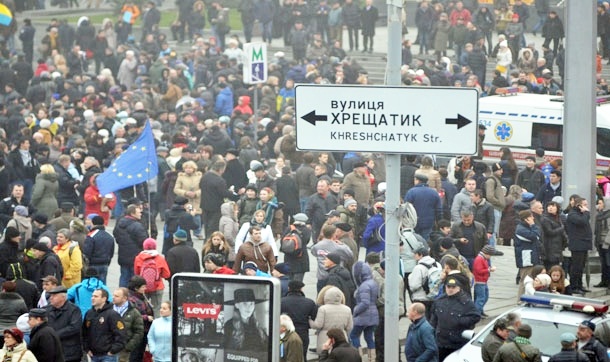 Ukrayna'da halk eylemleri büyüyor