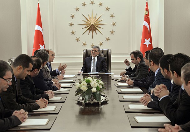 ''Açlık grevleri'' görüşüldü