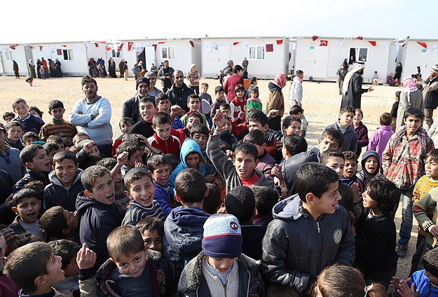 İHH'dan Suriye'de 10 bin kişilik kamp