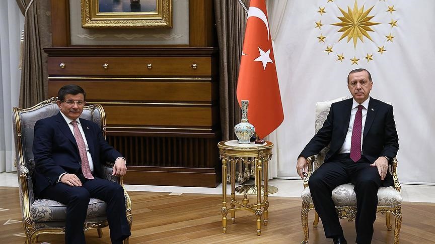 Hükümeti kurma görevi Davutoğlu'nda