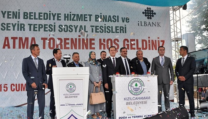 Babamın partisinin şimdiki yöneticileri kepenkleri kapattı'