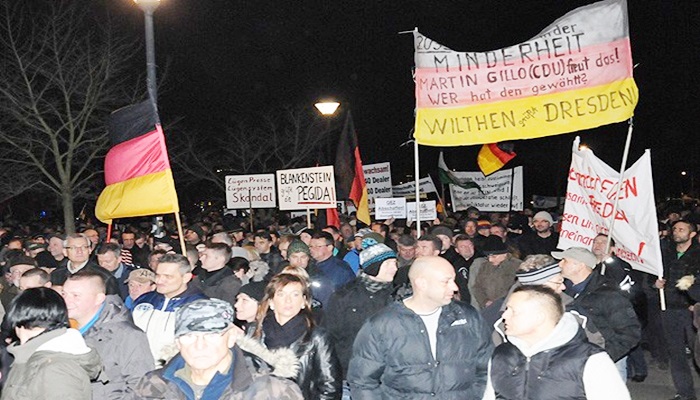 Yabancı ve İslam karşıtlarına büyük tepki