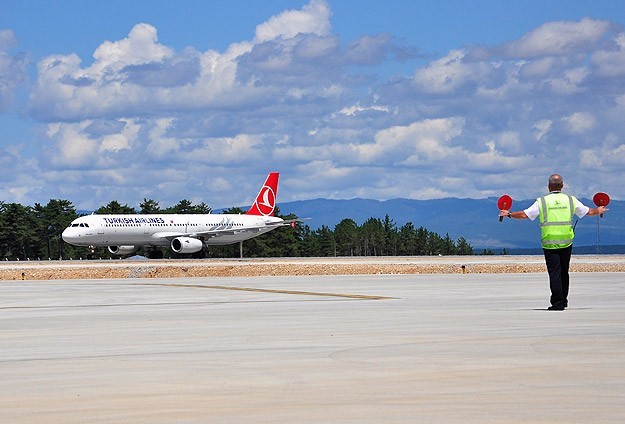 THY uçağında asılsız bomba notu