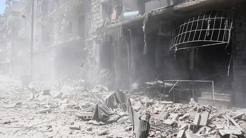 Rus uçakları Halep'te yerleşim yerine saldırdı